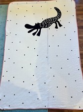 Ikea Kinderdecke Fleece weiß mit roten Nähten & Barnslig Park Design