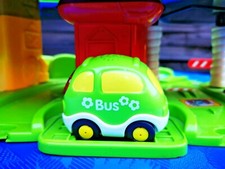 Vtech Multimedia Parkhaus elektronisch Spielzeug Baby Bahn für Auto Kinder TOP