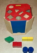 Selecta Holzspielzeug, Sortierbox für Kleinkinder, Erkennen von Formen u. Farben