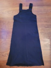 langer schwarzer Mädchen Latz-Rock von H & M, Größe 134, seitlicher Schlitz