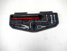 BMW E39 Limousine Bordwerkzeug Radschlüssel Warndreieck Abschlepphaken