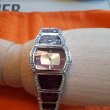 Damenuhr von CBT mit Lila Ledereinlagen und Zirkonia Steinen im Band,Uhr Läuft 