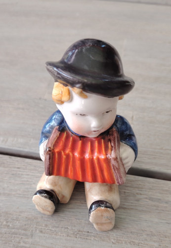 Goebel junge mit ziehharmonika - goebel,