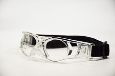 Sportbrille mit Gläsern in