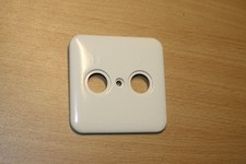 Gira Fläche altes Programm (68x68 mm) Blende für SAT TV Radio Dose in cremeweiß