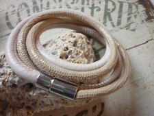 Weiches Nappaleder Armband creme weiß beige Schlangenoptik silber Magnet NEU