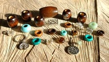 Schönes Dreadperlen Set mit 24 hübschen Teilen, Tigerauge, Aventurin, Türkis ?