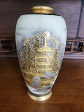 Vase, Satsuma, Goldverzierung bemalt, japanisch, Landschaft, h. = ca. 24,5  cm
