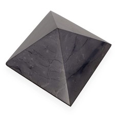 Pyramide aus schungit - schungit, |