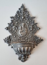 Gründerzeit Weihwasserbecken aus Zinn "Maria & Jesus - Engel Löwenkopf" um 1890