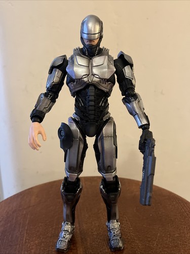 Play arts kai - arts, robocop