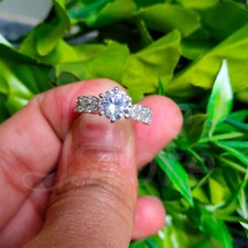 Schon 2 Karat Rund Vertrauen