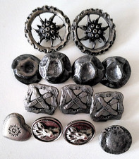 13 Konvolut Trachtenknöpfe