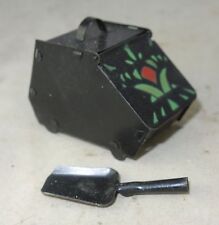 altes Blechspielzeug Kohlefrosch Puppenstube Kohlebehälter