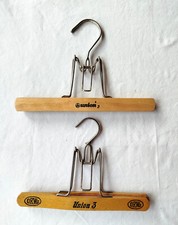 Kleiderbügel 2 Stück Hosen Union 3  Holz Vintage Retro