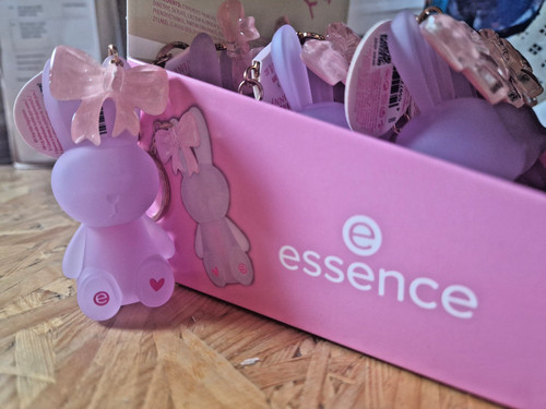 Essence everybunny needs - essence,