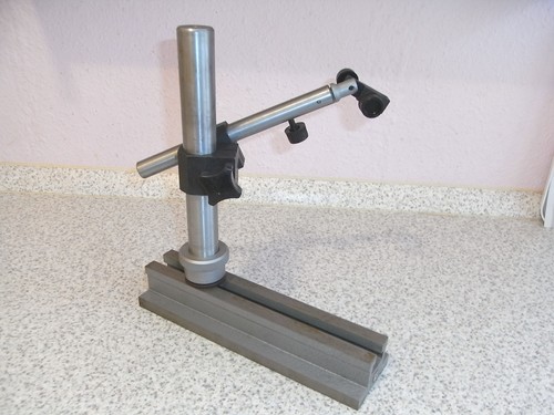 Universal präzisions - ),