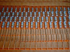 100x 1,58 MOhm 0,6 Watt 1%