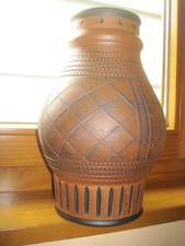 Vase + Braun + ca 31 cm hoch + obere Öffnung ca 11 cm + bauchig + Handarbeit