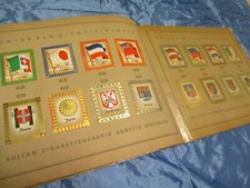 Staatswappen und Flaggen 