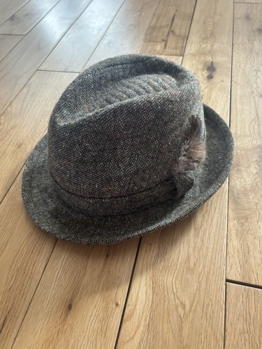 Vintage donegal tweed hut 100 - donegal,