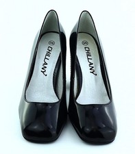 Pumps aus Lacklederimitat mit