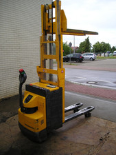 HOCHHUBWAGEN, STAPLER , JUNGHEINRICH,  DEICHSELSTAPLER ,TRIPLEX , no .LINDE