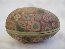 Straußen Ei - gefertigt wie ein Osterei - Unterteil + Deckel - bunter Stoffbezug