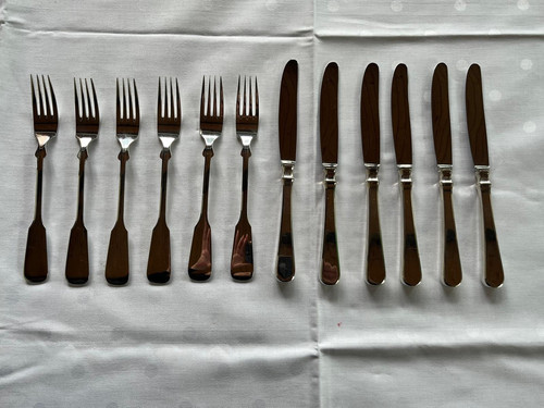 Sechs messer und gabeln - sechs,