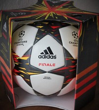 ORG Adidas Matchball CL Finale