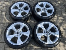 Original Audi A3 / S3 8Y (2020-) 225/40 R18 92Y Alu Sommerräder S-Line Pirelli 