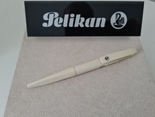 Pelikan Luigi Colani