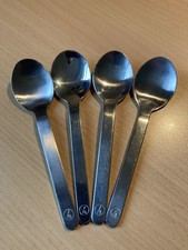 Lufthansa Airline: 4