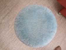 Fellhocker rund DDR Hellblau