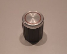 Pos 3) 1 Drehknopf/Rehlerknopf