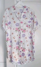 Satin Nachthemd von C&A Gr.S /M Weiss Pink LILA   Blumen Kurzarm