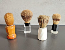 4 alte Rasierpinsel - gebraucht - Material: Holz, Keramik und Kunststoff
