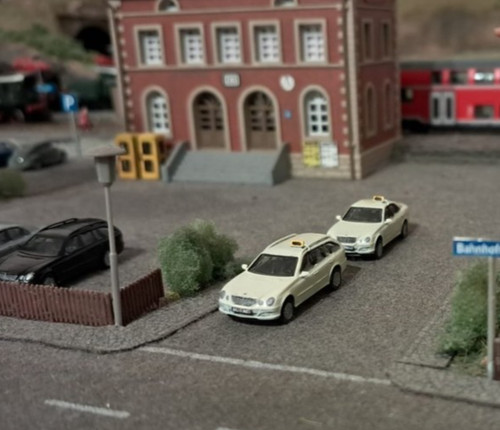 Spur taxi mercedes benz - spur, n