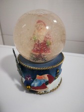 Weihnachten Weihnachtsmann Schneekugel mit Musik Spieluhr