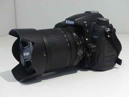 Nikon d7000 dslr - nikon,