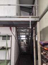 Stahltreppe / Aufgangstreppe mit Podest mit Geländer für Wohn / Sozialcontainer