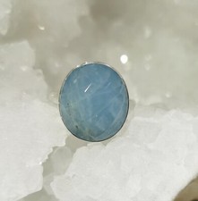 Ring mit einem facettierten