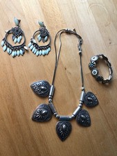 Bijou Brigitte Halskette silber Ohrringe Armband