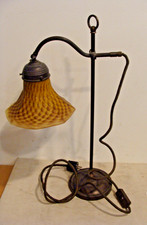 alte Antike Messing Tischlampe/Höhenverstellbar mit Glaslampenschirm-gemustert