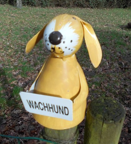 Zaunfigur pfahlhocker - zaunfigur,