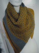 Handgestricktes tuch neu - handgestricktes,