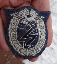Fliegerabzeichen in gestickter