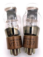 1626 - VT-137 Hytron - Paar Radioröhre - Matched tube - Coppia valvole Darling