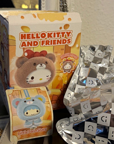 Hello kitty friends - hello, blind