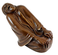Die Lachende Alte (1937) - Bronzefigur nach Ernst Barlach, signiert